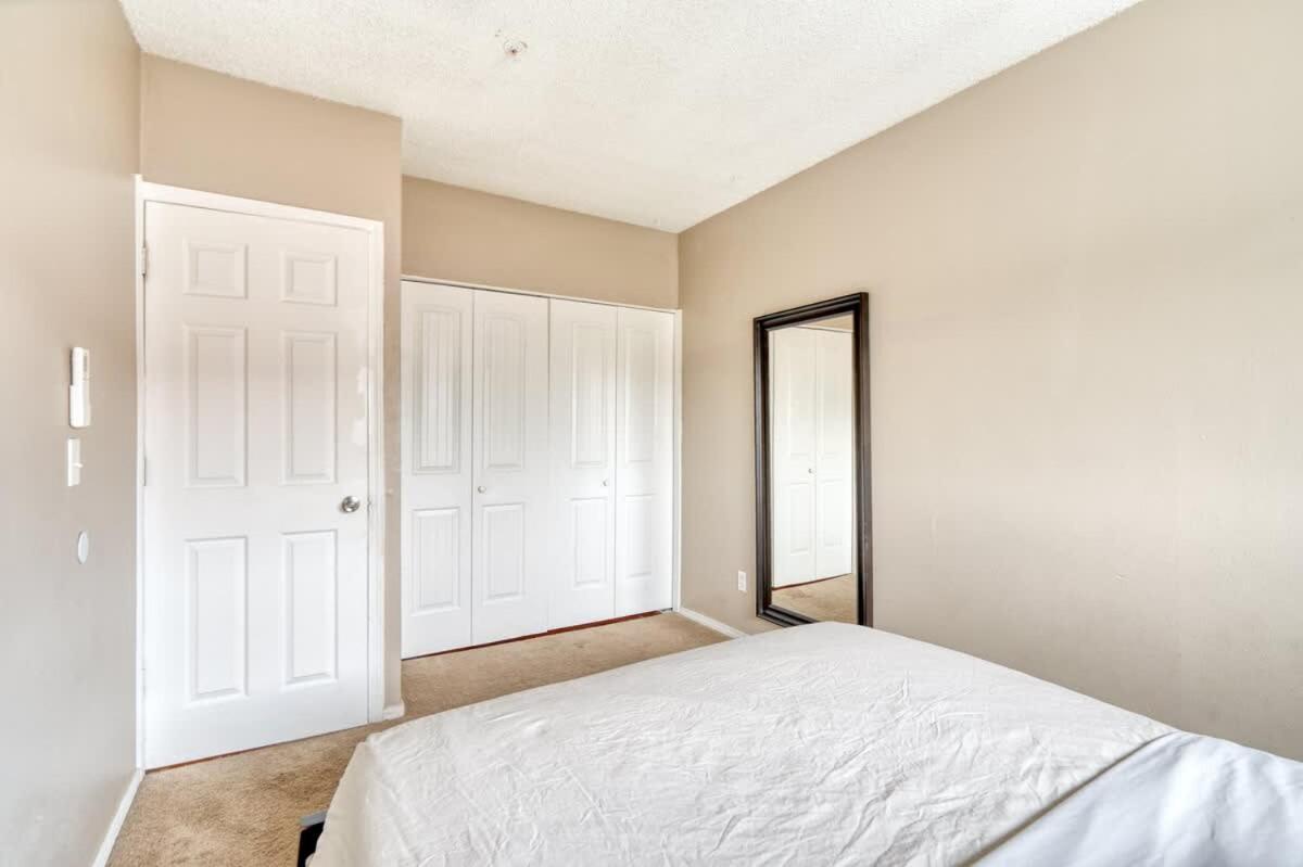 Collection - Charming 2br In The Heart Of Ne Apartment *