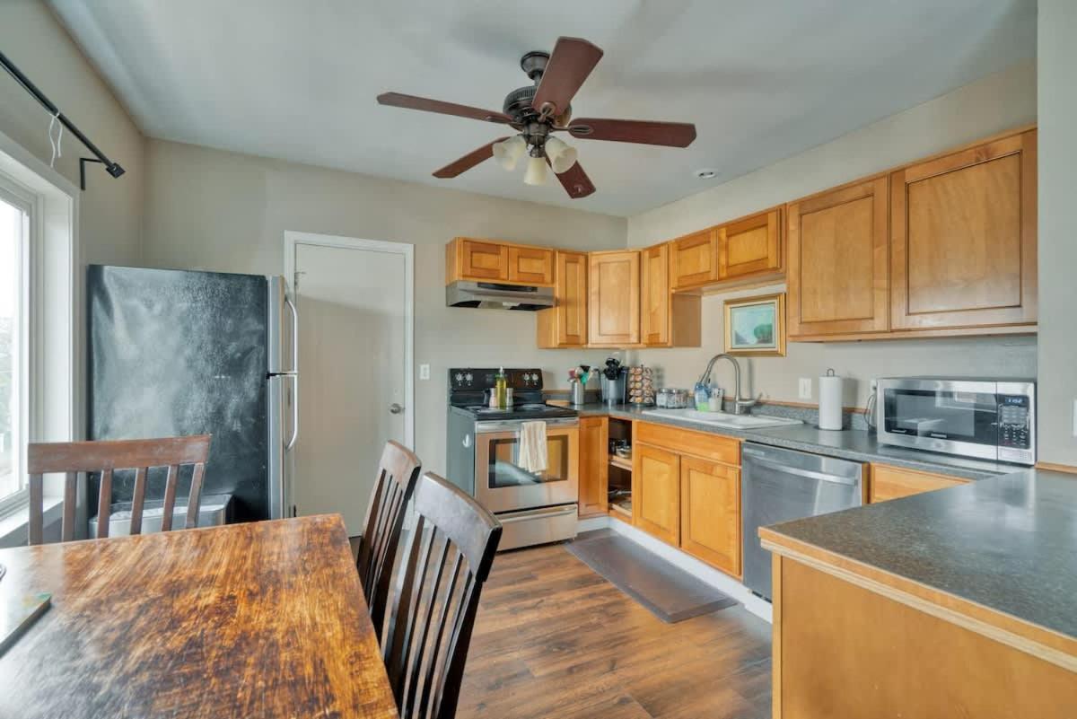 Apartment Collection - Charming 2br In The Heart Of Ne