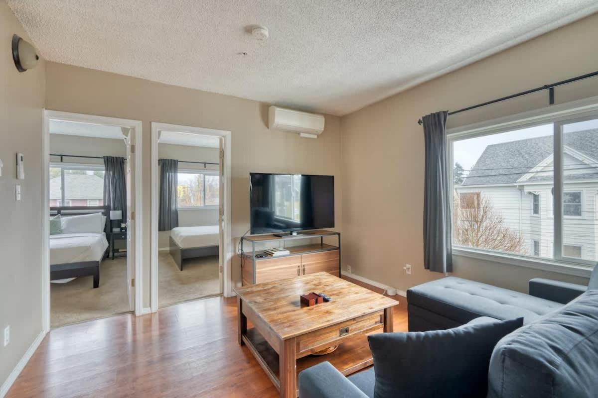Collection - Charming 2br In The Heart Of Ne Apartment *